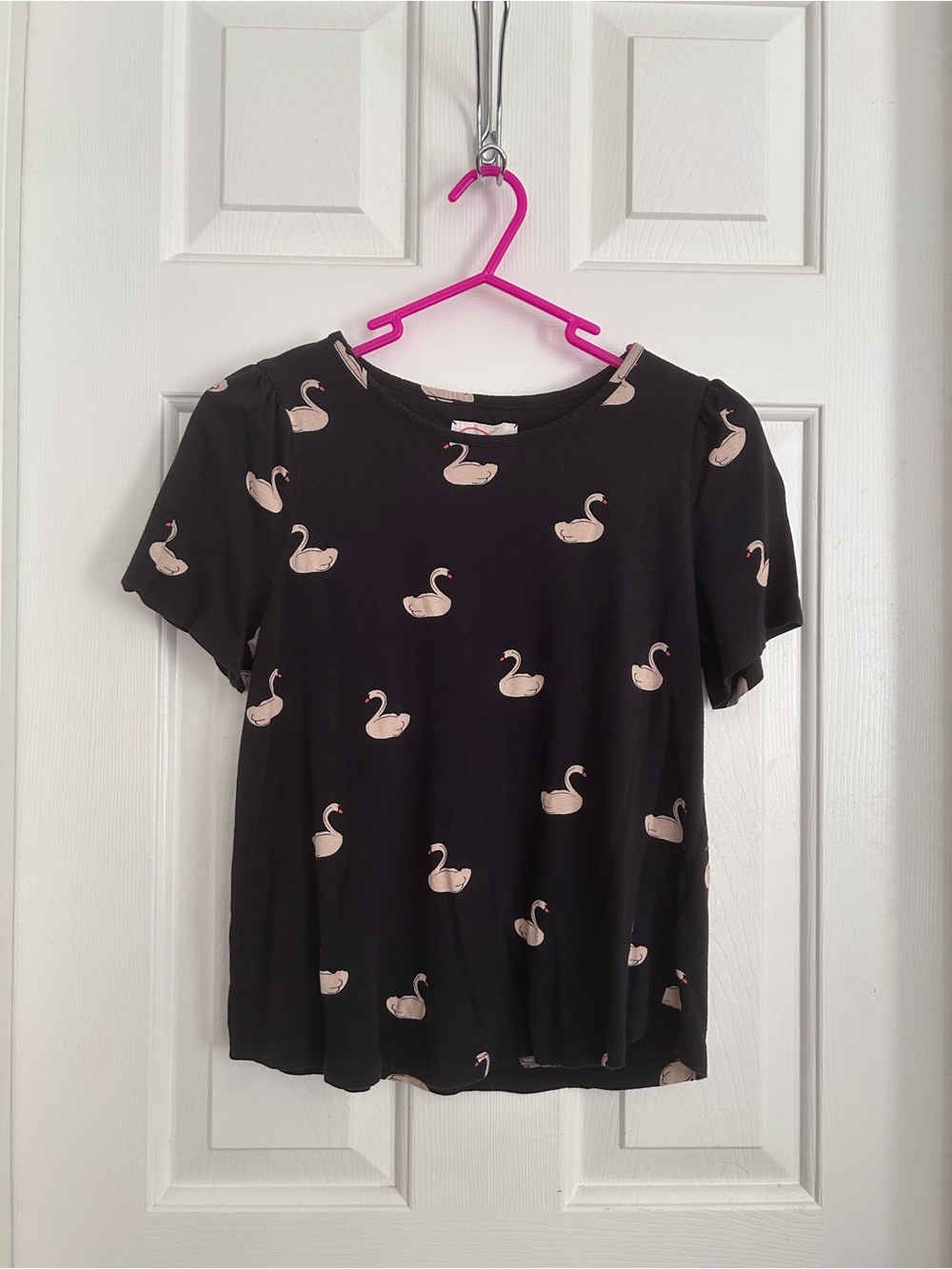 Anthropologie Colloquial Tee with All Over Swan Printsize XS